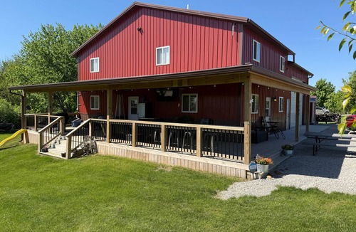 Columbia House | The Galley at Rathbun Lake Iowa
