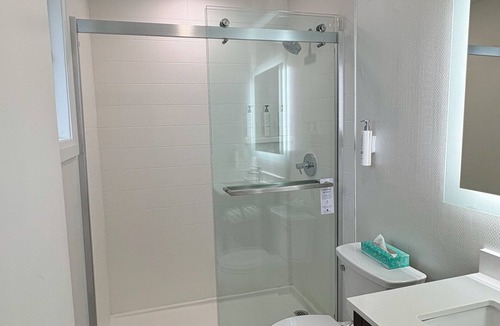 Gananoque Hotel | The Gananoque Inn