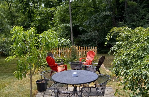 Elm House | The Garage B & B -Lititz