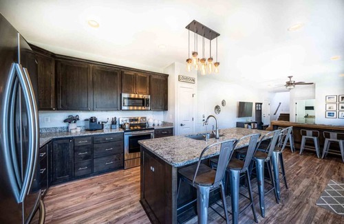 Leesburg Villa | The Garage Mahal w/Hot Tub