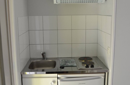 Lumigny-Nesles-Ormeaux House | THE GARDE POST 1 cottage apartment