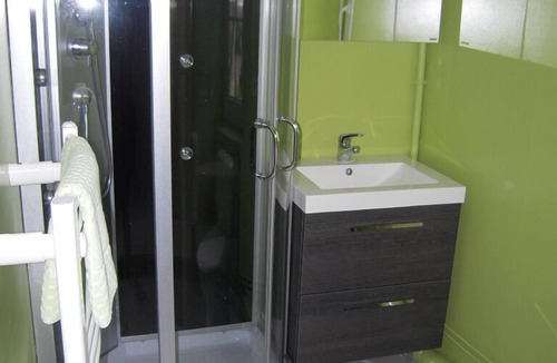 Lumigny-Nesles-Ormeaux House | THE GARDE POST 1 cottage apartment