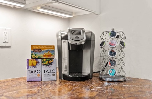 Newburyport House | The Garden | Downtown | Private Yard & Parking