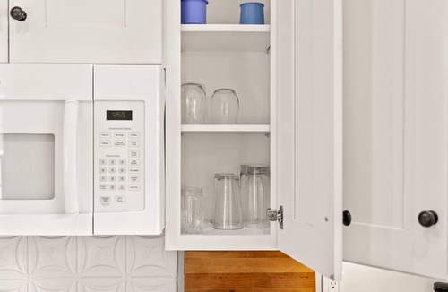 Newburyport House | The Garden | Downtown | Private Yard & Parking