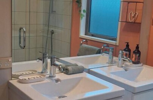 Arthur's Point House | The Garden Getaway - Arthurs Point