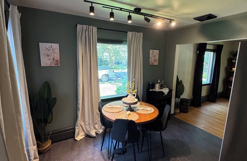 Williamsport House | The Garden House - Renovated 2BR - Walk to LLWS