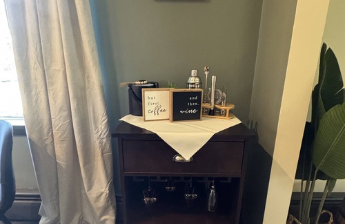 Williamsport House | The Garden House - Renovated 2BR - Walk to LLWS