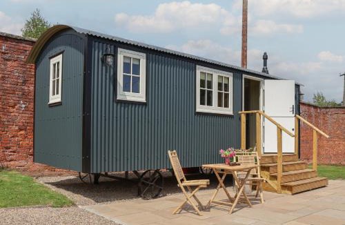 Wrexham House | The Garden Hut