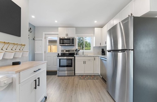 Welland House | The Garden Retreat:1BR,Free Parking+Workspace