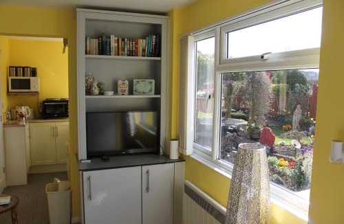 Waddesdon Apartment | The Garden Room Westcott