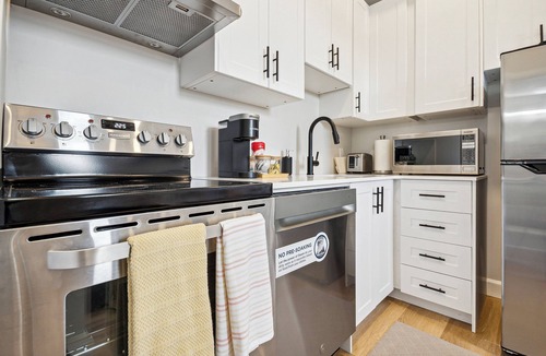 White Oaks House | The Garden Suite: 1BR, 1B in London, On
