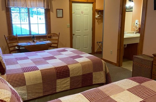 Thayerville Hotel | The Garrett Inn
