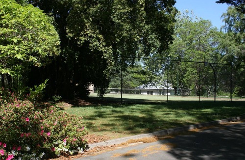 Beechworth House | The gate @ Beechworth