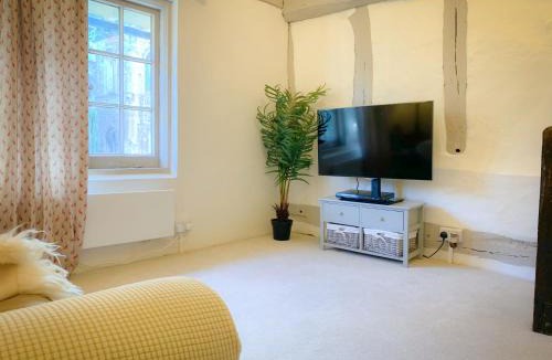 Thaxted House | The Gate Cottage