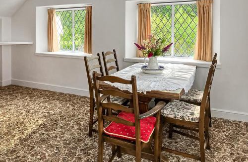 Llanarmon-yn-Ial House | The Gate House