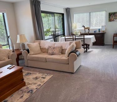 Pyes Pa House | The Gate House