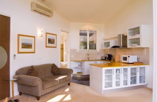 Yering Villa | The Gatehouse at Villa Raedward