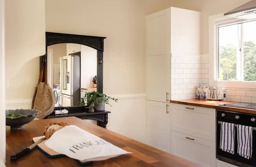 North Tamborine House | The Gatekeeper's Cottage