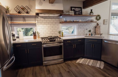 Olde Town House | The Gateway Getaway-peaceful with epic views