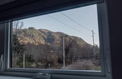 Olde Town House | The Gateway Getaway-peaceful with epic views