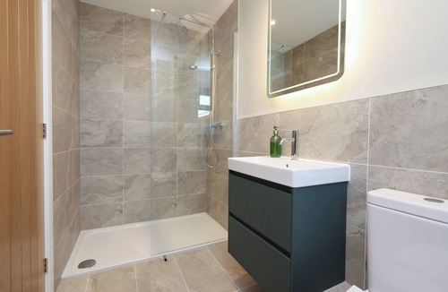 Redbrook House | The Gathering Barn Sleeps 12