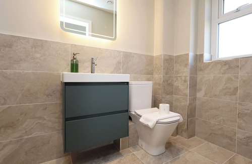 Redbrook House | The Gathering Barn Sleeps 12