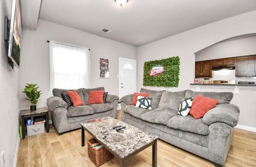 Northside Villa | The Gathering HTX