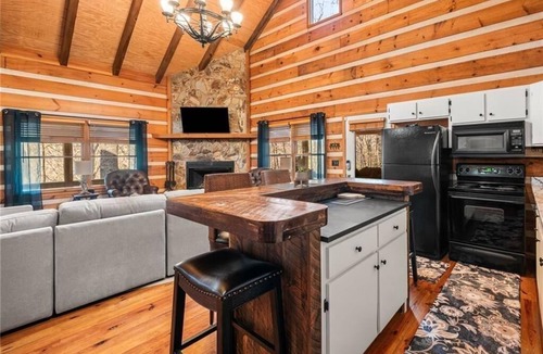 Dial Cabin | The Gathering in Blue Ridge