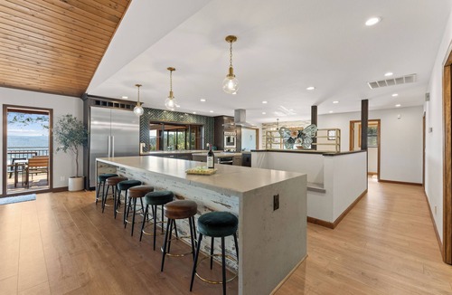 Nevada City House | The Gathering Place! Sleeps 24, Lakeview, Pickleball, Hot tub, Game room