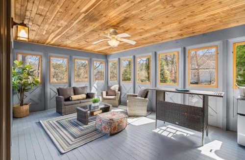 Summersea House | The Gathering Place - For 6 with Fire Pit