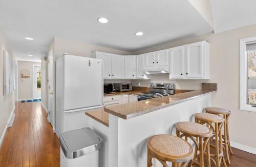 Summersea House | The Gathering Place - For 6 with Fire Pit