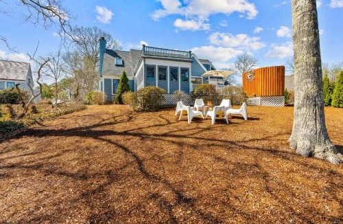 Summersea House | The Gathering Place - For 6 with Fire Pit