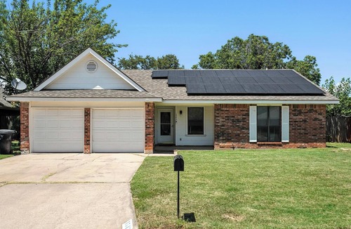 Abilene House | The Gathering Place: Near Zoo/Park & Expo Center