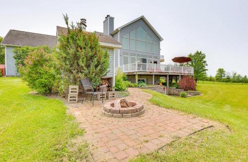 Rushville House | ‘The Gathering Place’: Rushville Home w/Hot Tub