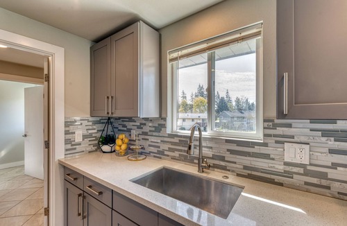 Kent House | ►The Gathering Spot ⌂ Spacious 5 BR/3 Bath Home