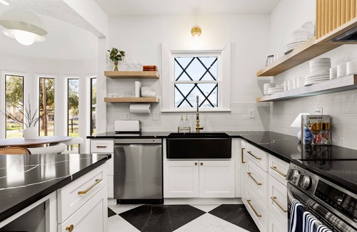Jefferson House | The Gatsby - 7BR Estate with Pool & Mini Golf