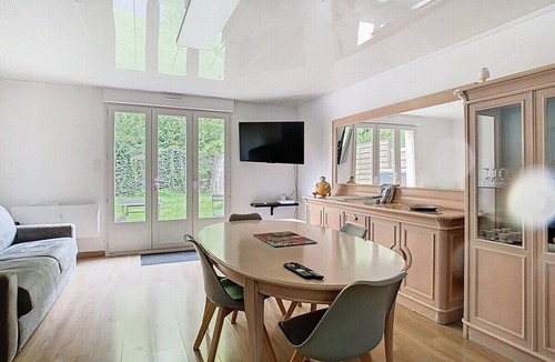 Gavrelle Apartment | The Gavrelle garden