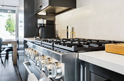 Highlands - Perkins House | The Geaux Haus - a new modern homen2 mi from LSU