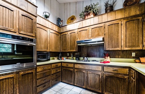 Alto House | The Gelk Pet Friendly | Live Large in the Pines—Hot Tub, Bar & Cozy Gathering Space
