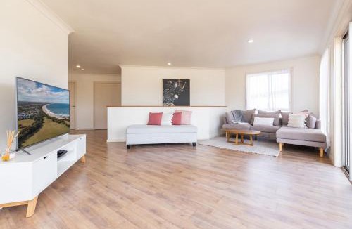 Diamond Beach House | The Gem 39B Emerald Drive