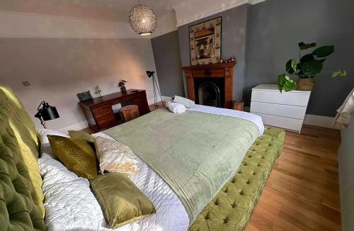 Watford House | The Gemstone Manor