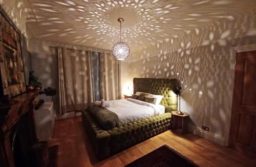 Watford House | The Gemstone Manor