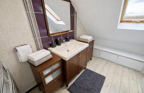 Neudorf Ouest Apartment | The Gentle Haven Cosy Apartment in Strasbourg