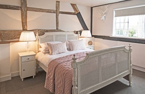 Rowde House | The George & Dragon