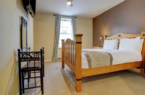 Chichester Hotel | The George & Dragon Inn