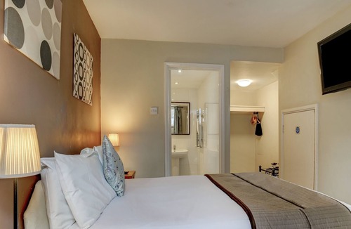 Chichester Hotel | The George & Dragon Inn