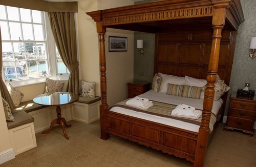 West Bay Hotel | The George