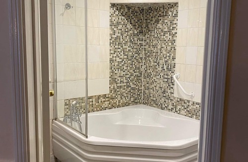 Pangbourne Hotel | The George Hotel