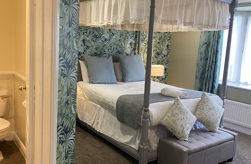 Pangbourne Hotel | The George Hotel