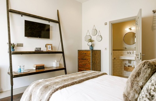 Toddington Hotel | The George Inn